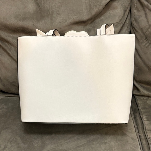 Betsey Johnson Floral Cat Design Tote Bag - Picture 3 of 6